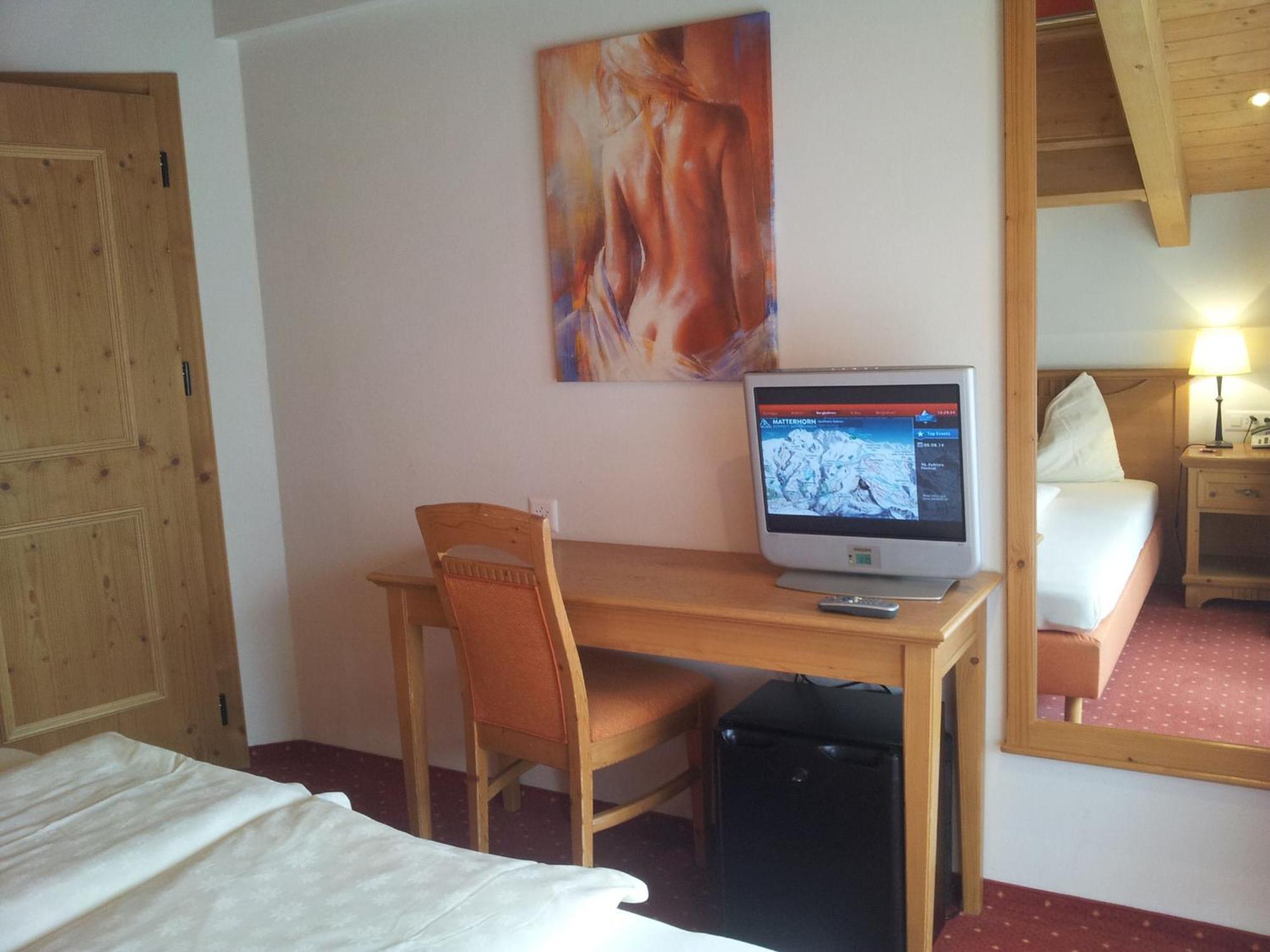 Hotel Dufour Chalet - Adults Only Zermatt Habitación foto